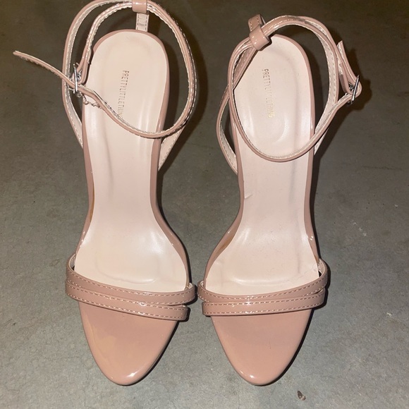 Pretty little thing heels / size 5 US but labeled as size 3 / tan - Picture 2 of 4